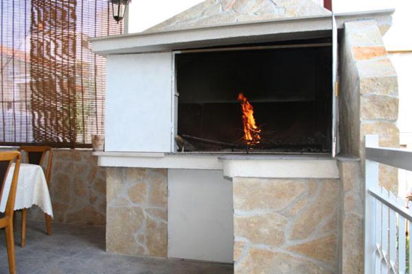 Mravak Apartments تروغير المظهر الخارجي الصورة